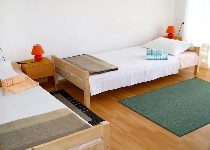 Marijana, Free Parking Daire